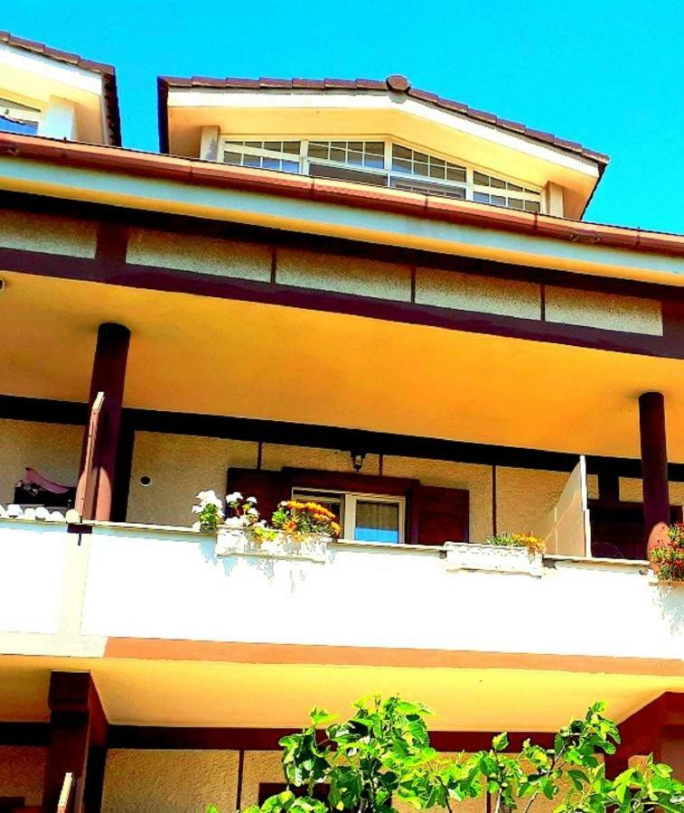 Casa Magnolia Apartment Pomezia Exterior photo