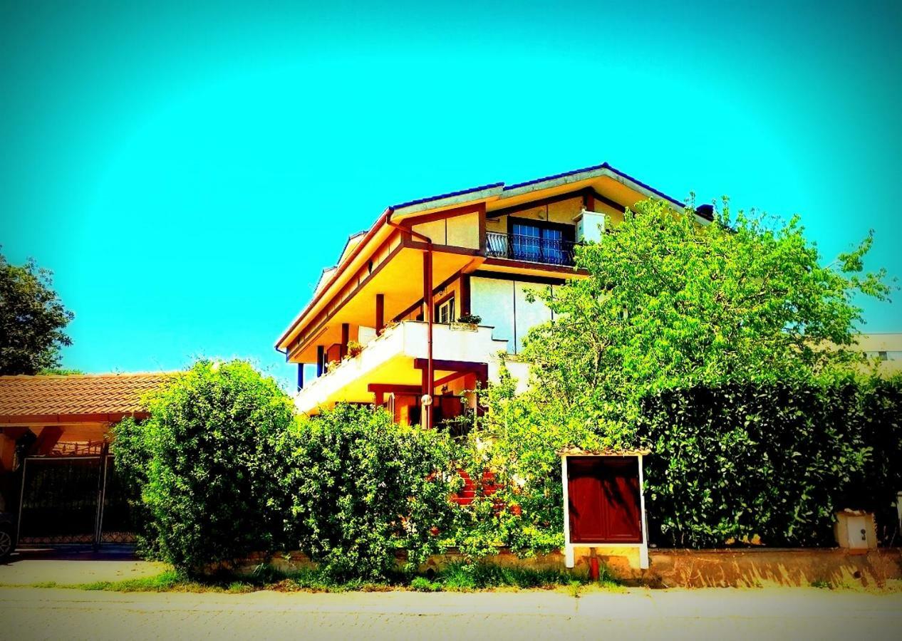 Casa Magnolia Apartment Pomezia Exterior photo